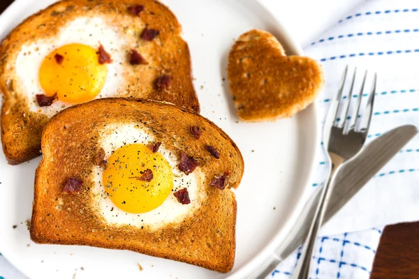 Egg In A Hole — Stock Photo, Image