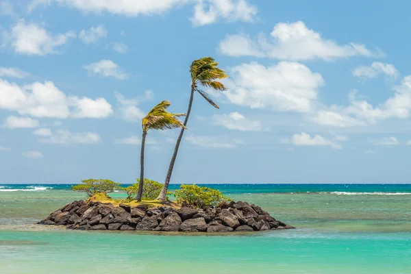 Kleine rots eiland — Stockfoto