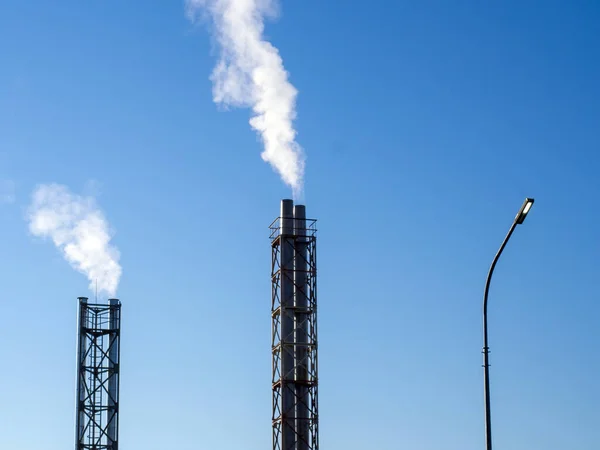 Fumée Blanche Cheminée Jarret Contre Ciel Bleu — Photo