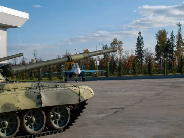 Sovětské Tanky Stojí Čerstvém Vzduchu Muzeu Létě — Stock fotografie