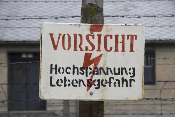 Bild mit Warnschild — Stockfoto