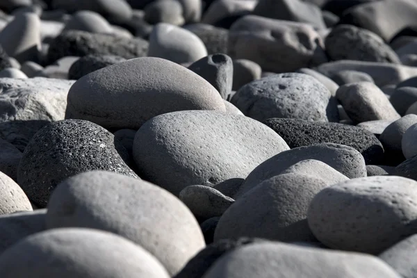 Piedras redondas en la costa, Islandia — Foto de Stock