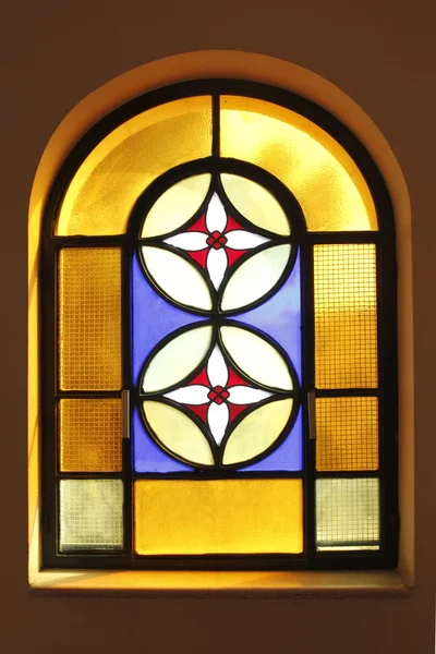 Stained glass window of The Church of Saint Peter, Gallicantu, Jerusalem, Israel — Stock Photo, Image