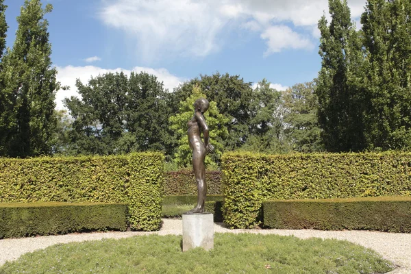 Bronze statue in the garden of estate Borg, Netherlands — Stock Photo, Image