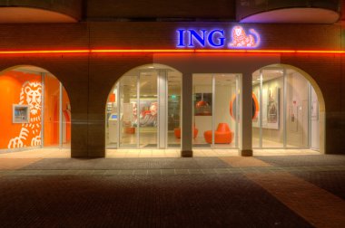 akşam ing dalı hoogeveen, Hollanda içinde haagje vurdu.