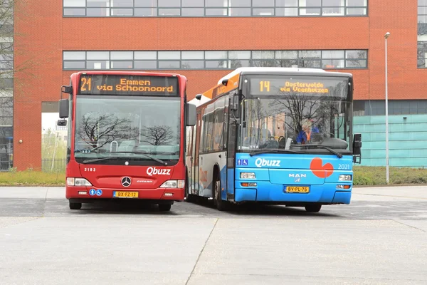 Autobus alla stazione ferroviaria — Foto Stock