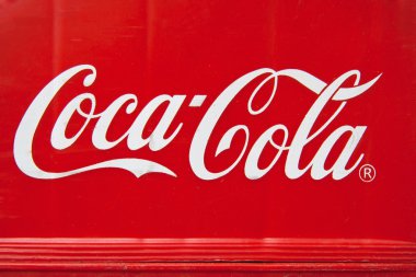 Steenwijk, Hollanda: 30 Temmuz 2011 - reklam Coca Cola sandık taze içecekler