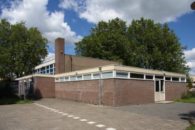 Hoogeveen, Nederland: 22 juli 2012 - oude sport school in hoogeveen, Nederland