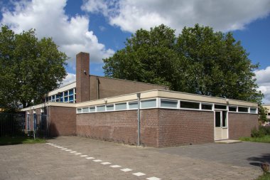 Hoogeveen, Nederland: 22 juli 2012 - oude sport school in hoogeveen, Nederland