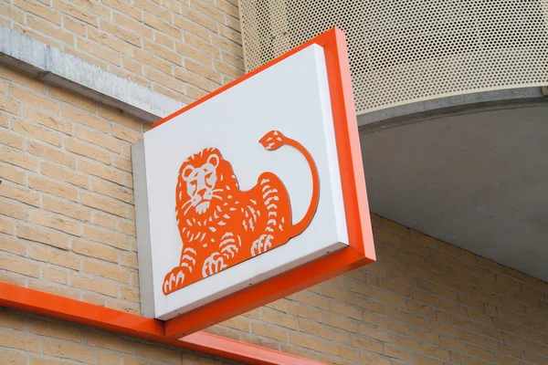 Hoogeveen, Holanda: 18 de agosto de 2011 - O logotipo do Bank ING Haagje em Hoogeveen — Fotografia de Stock