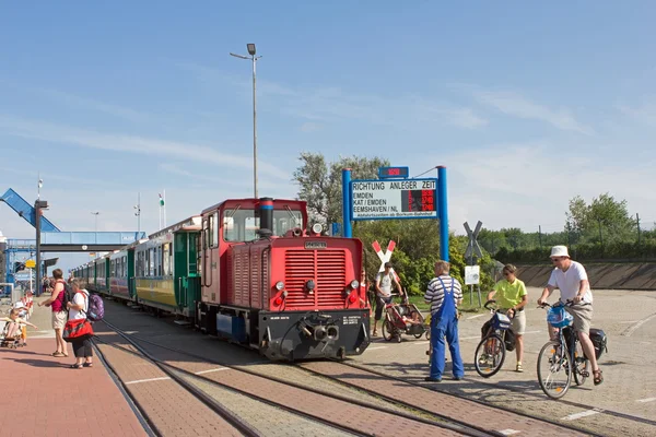 Borkum, Germany: July 29, 2014 - locomotive trains in port — Stock Photo, Image