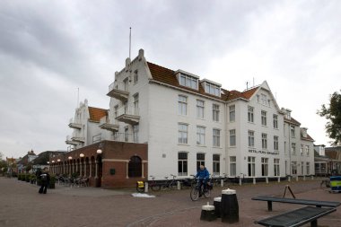 Schiermonnikoog, Hollanda - 26 Ekim 2021: Schiermonnikoog, Hollanda 'daki Hotel van der Werff