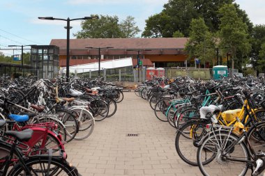 Hoogeveen, Hollanda - 17 Mayıs 2022: Hoogeveen, Hollanda 'da Prorail tarafından yapılan tren rayları