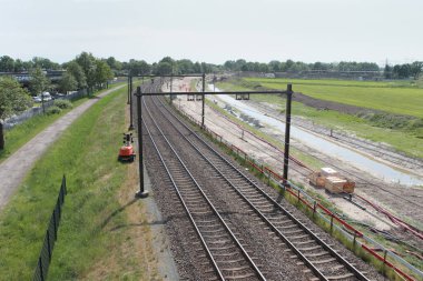 Hoogeveen, Hollanda - 17 Mayıs 2022: Hoogeveen, Hollanda 'da Prorail tarafından yapılan tren rayları