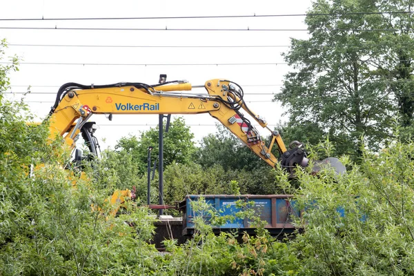 Hoogeveen, Hollanda - 17 Mayıs 2022: Hoogeveen, Hollanda 'da Prorail tarafından yapılan tren rayları