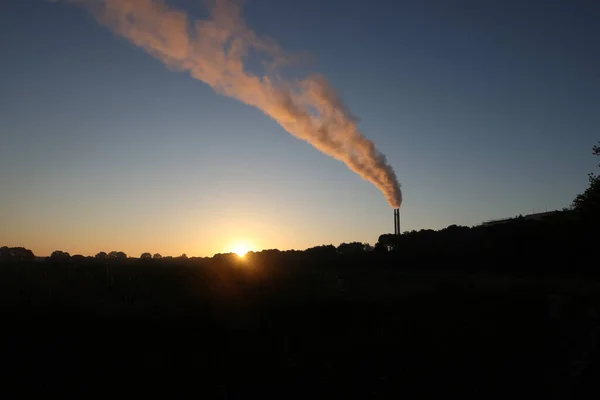 Wijster Nederländerna Juli 2022 Fabriksledning Med Rök Vid Soluppgången Från — Stockfoto