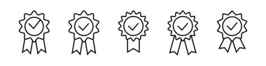 Kalite kontrol kurdele ikonu. Vektör ürün sertifikalı veya önerilen en iyi seçim ödülü ve garanti kontrolü onaylı sertifika etiketi.