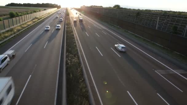 Auto-estrada ao entardecer — Vídeo de Stock