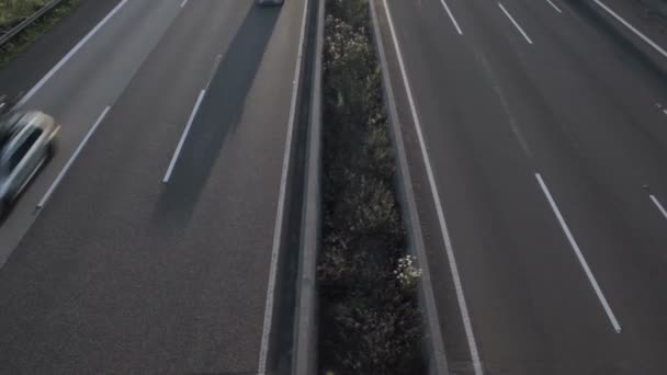 Autopista al atardecer — Vídeo de stock