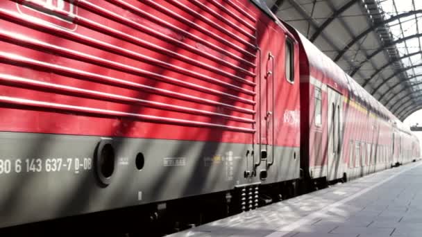 Departing german suburban train — Stock Video