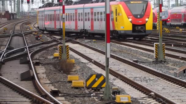 Frankfurt Německo Prosince 2021 Vlaky Nádraží Výhybky Frankfurtu Nad Mohanem — Stock video