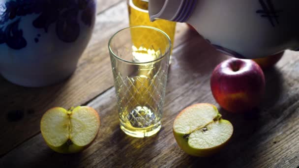 Pouring Glass Apfelwein Apfelwein Apple Wine Very Strong Kind Cider — Stock Video