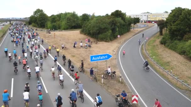 Wiesbaden Germany August 2022 Approximately 500 Cyclist Protesters Blocked Traffic — Stok video
