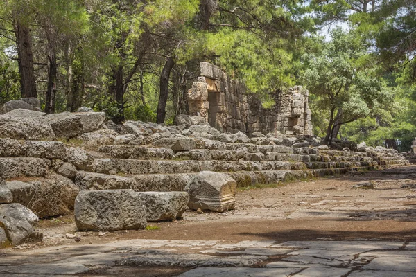 at phaselis antik kenti Kalıntıları.