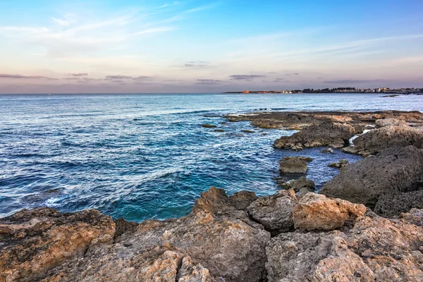 Утро на морском побережье. Кипр . — стоковое фото