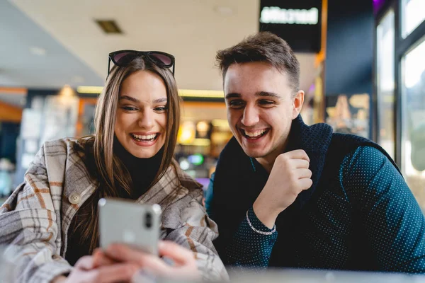 Deux Personnes Jeune Couple Caucasien Homme Femme Amis Féminins Masculins — Photo