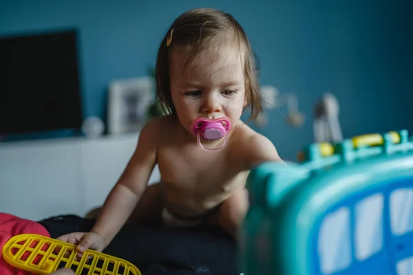 One Girl Toddler Playing Toys Home Early Development Learning Playing — Stock Photo, Image