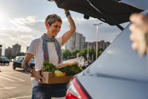 One Woman Mature Caucasian Female Standing Back Trunk Her Car — Fotografia de Stock