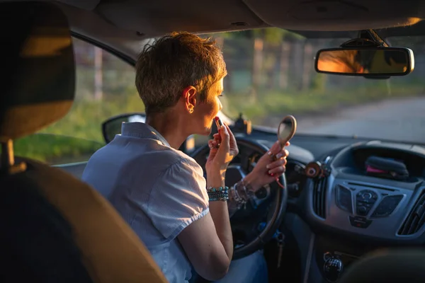 One Woman Mature Caucasian Female Businesswoman Sitting Car Putting Lipstick — 스톡 사진