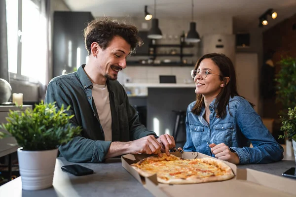 Young Couple Caucasian Man Woman Modern Husband Wife Eat Pizza — Fotografia de Stock