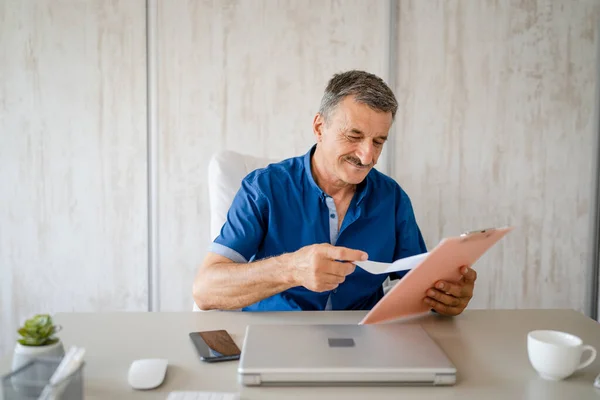One Senior Man Male Caucasian Entrepreneur Businessman Checking Documents Contract — Stock Photo, Image