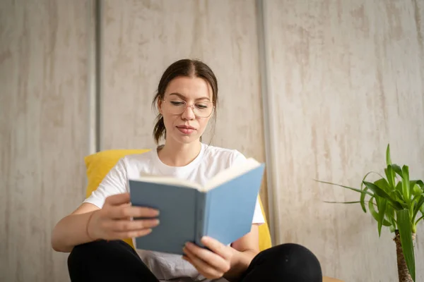 One Woman Young Adult Caucasian Female Sitting Chair Home Read —  Fotos de Stock