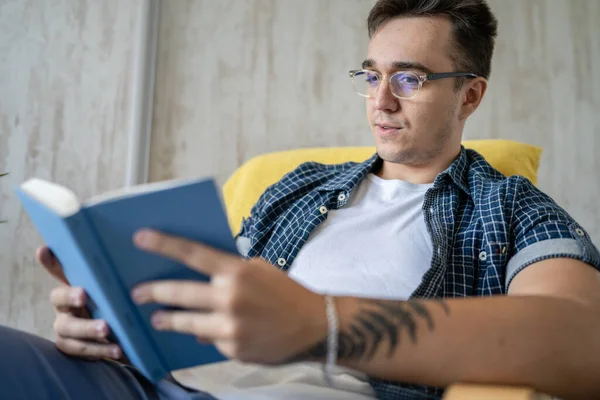 One Man Caucasian Male Young Adult Sitting Chair Home Reading — Stockfoto