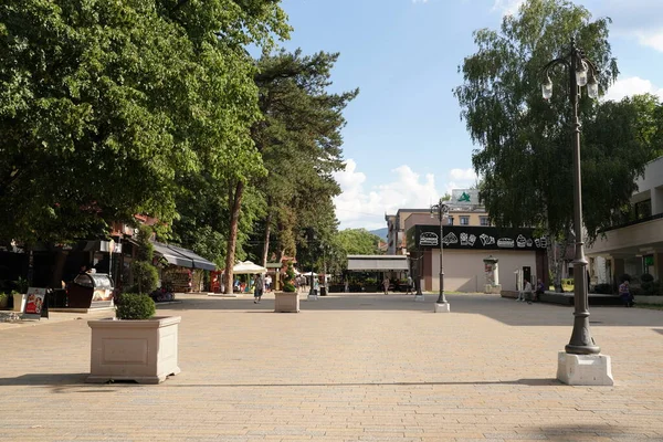 Vrnjacka Banja Serbia 2022 Street Promenade Tourists Souvenirs Sunny Summer — Stockfoto