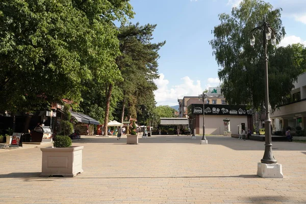 Vrnjacka Banja Serbia 2022 Street Promenade Tourists Souvenirs Sunny Summer — Fotografia de Stock