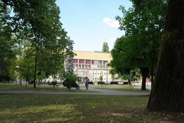 Vrnjacka Banja Serbia 2022 Fountain Park Spraying Water Tourists Summertime — 图库照片