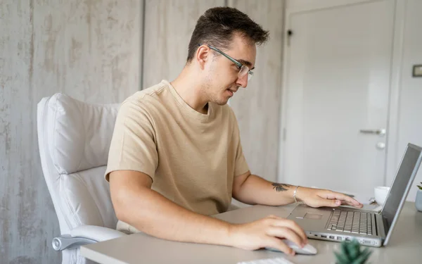 One Caucasian Man Sitting Office Work Working Laptop Computer Day — Zdjęcie stockowe