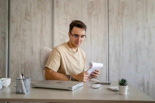 One Man Male Caucasian Entrepreneur Businessman Sitting Office Desk Work — Fotografia de Stock
