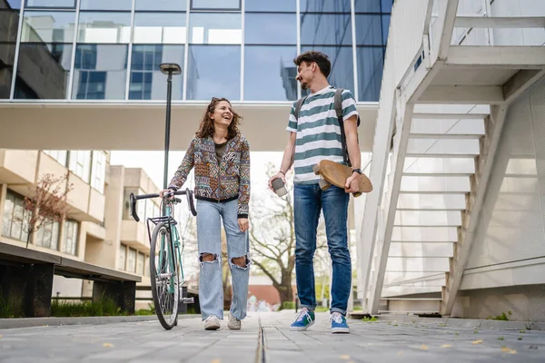 Dos Personas Adulto Joven Pareja Hombre Mujer Novio Novia Estudiantes —  Fotos de Stock