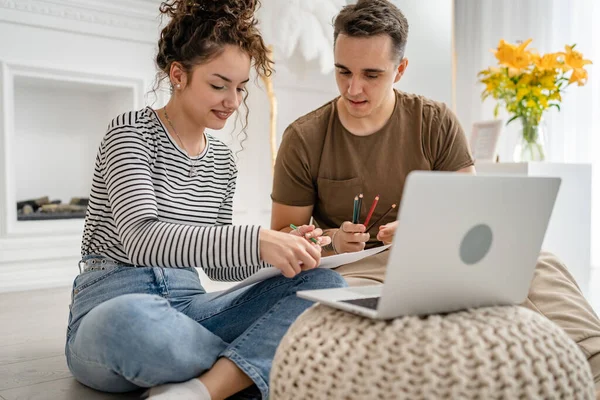 Dos Personas Pareja Hombre Mujer Hombres Mujeres Amigos Novia Novio — Foto de Stock