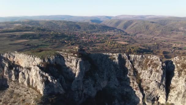 Stenen Rotsen Van Nisevac Buurt Van Svrljig Servië Klif Kloof — Stockvideo