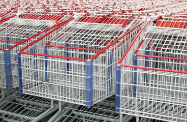 Amerikan alışveriş sepetlerini birlikte yığılmış.