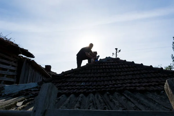 Man Roof Fixing Tiles Cement House Roof Village Sunny Autumn — Stock Photo, Image