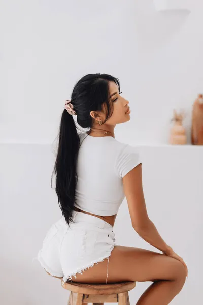 Bella Ragazza Indonesiana Con Scrunchie Seta — Foto Stock