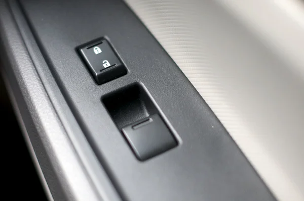 Bliska szczegółów okna przycisk sterowania wewnątrz samochodu — Zdjęcie stockowe