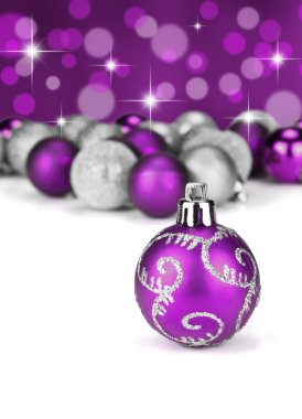 mor ve gümüş Noel baubles